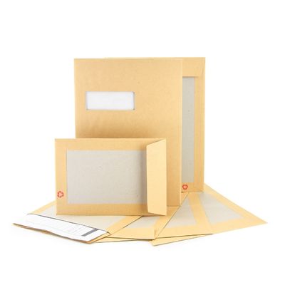 Envase con cartón de cartón gris con papel Kraft marrón