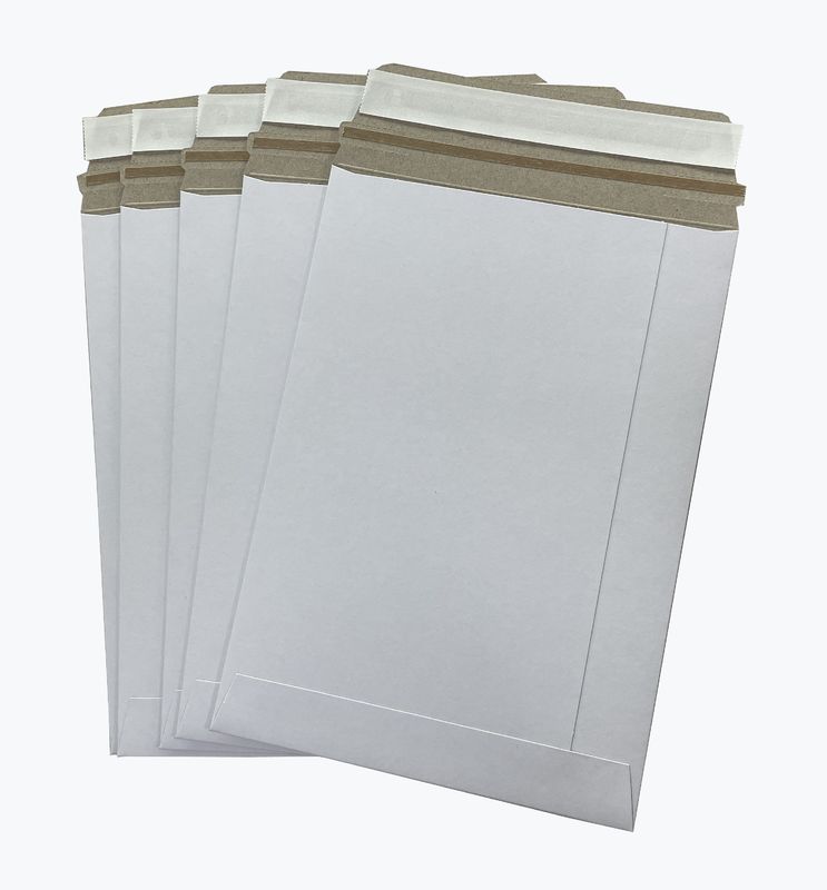 Tamaño personalizado A4 Papel reciclado con tiras de cinta de correo Solución de embalaje ecológica